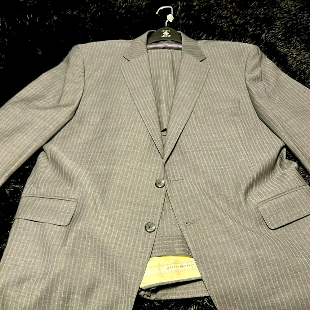Joseph Abboud Men's Suit 46R Jacket 36Wx34L Pants - Like New